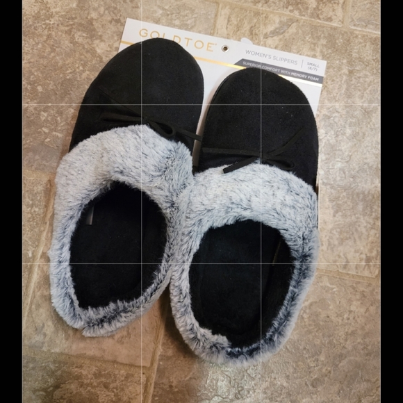 Black Gold Toe Slippers - Picture 3 of 3